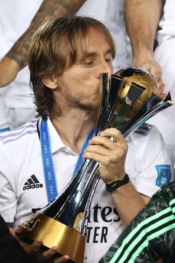 Luka Modric con la copa del mundo