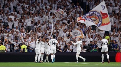 jugadores del Real Madrid celebrando un gol