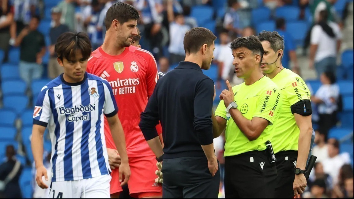 Xabi Alonso y Gil Manzano