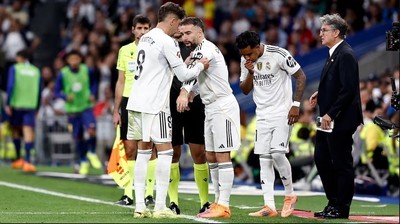 Valverde con Carvajal y Rodrigo